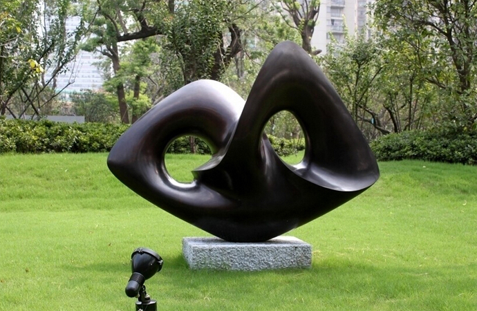 p